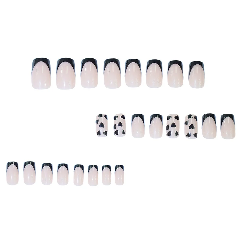 Einzigartige Herz-Akzent Nagelkunst Karnz