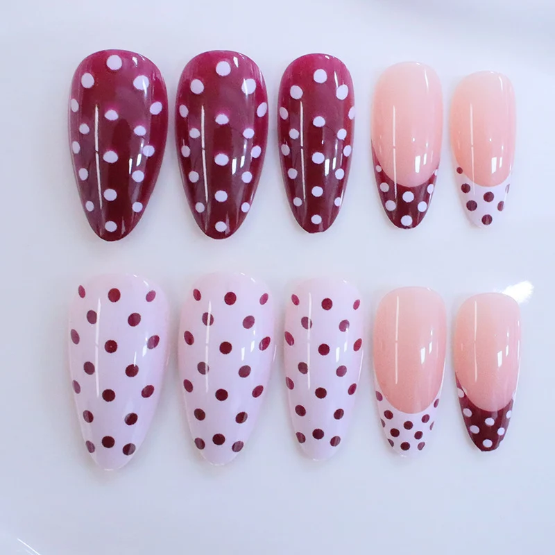 Trendiges Polka Dot Nagelkunstset Karnz