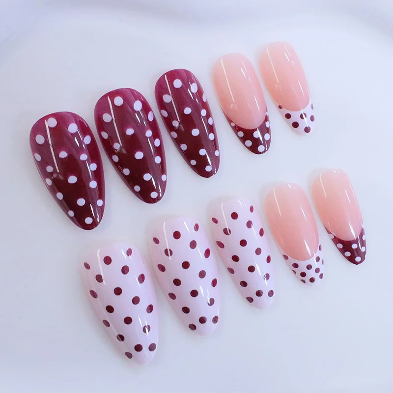 Trendiges Polka Dot Nagelkunstset Karnz