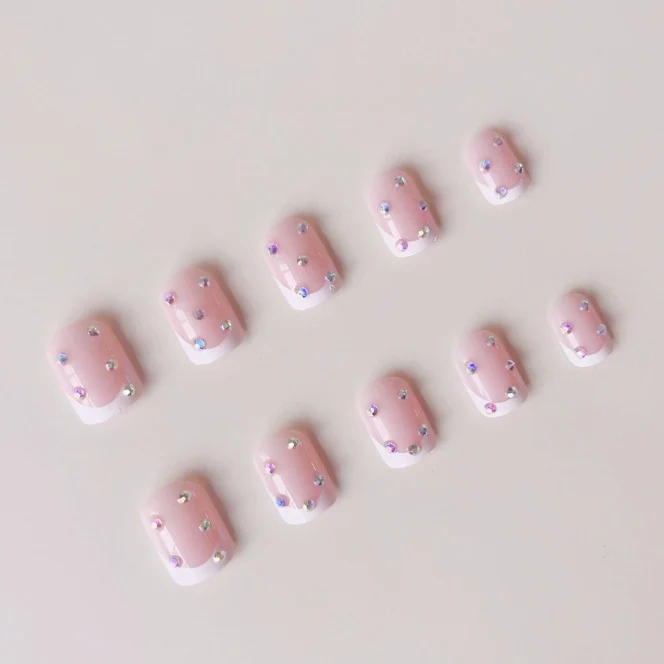 Funkelnde französische Spitze Nail Art Enhancements Karnz