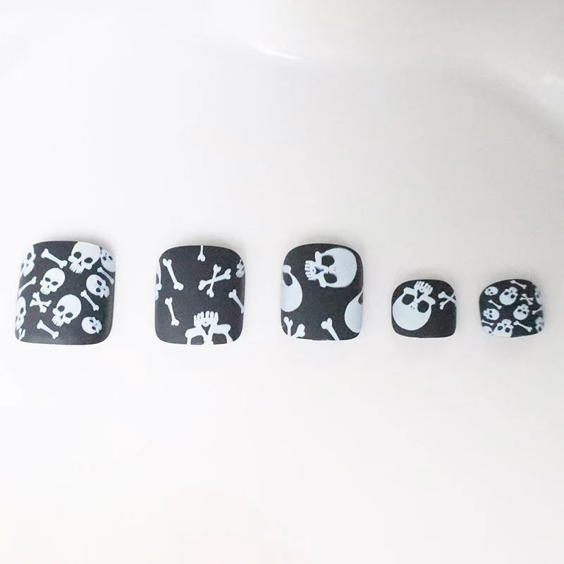 Skull Design Nagelkunst Karnz