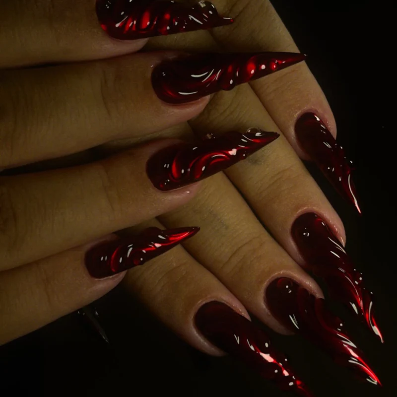 Skulptierte Stiletto Nagelverzögerungen Karnz