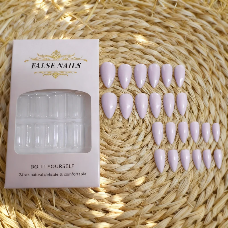 Stylische, langlebige Nail Art Karnz
