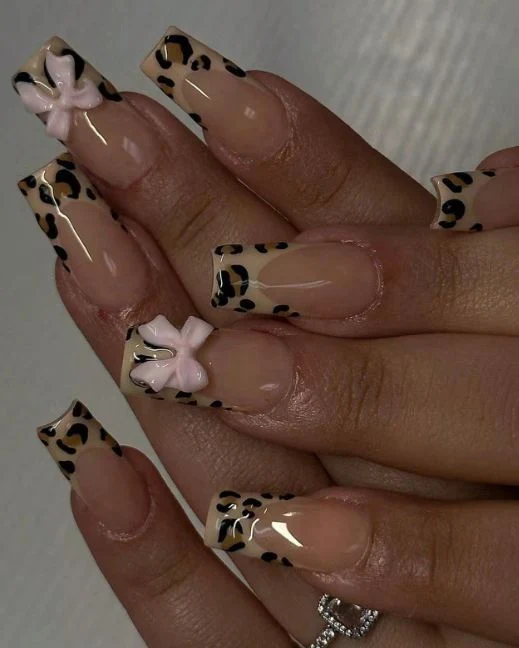 Stylische Leopardenmuster-Acryl-Nagelverlängerungen Karnz
