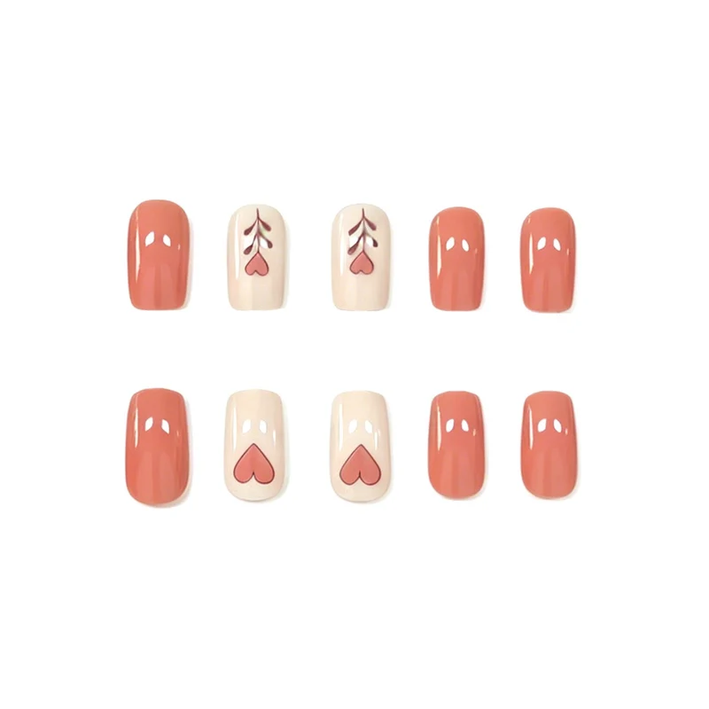Stylische Herzmuster-Nagelkunstverbesserungen Karnz