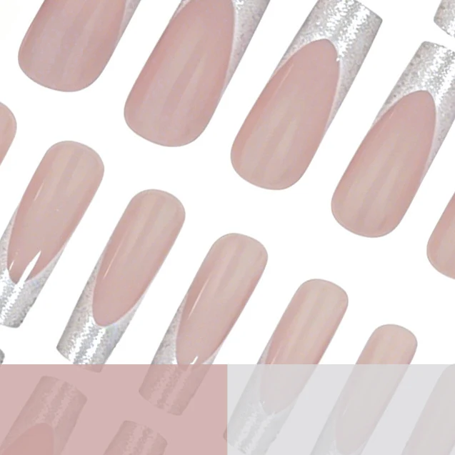Stylische Glitzernde French Tip Acryl Nägel Karnz