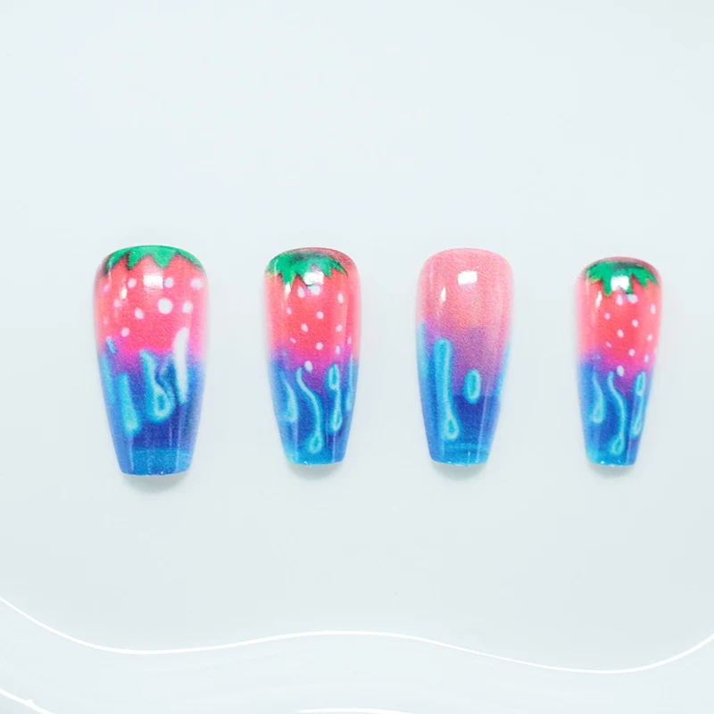 Erdbeer-inspirierten Acryl-Nageldesign Karnz