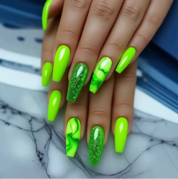 Premium Lange Stiletto Nagelkunst Verbesserungen Karnz