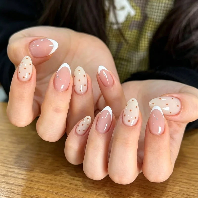 Premium Elegante Nagelkunst Karnz