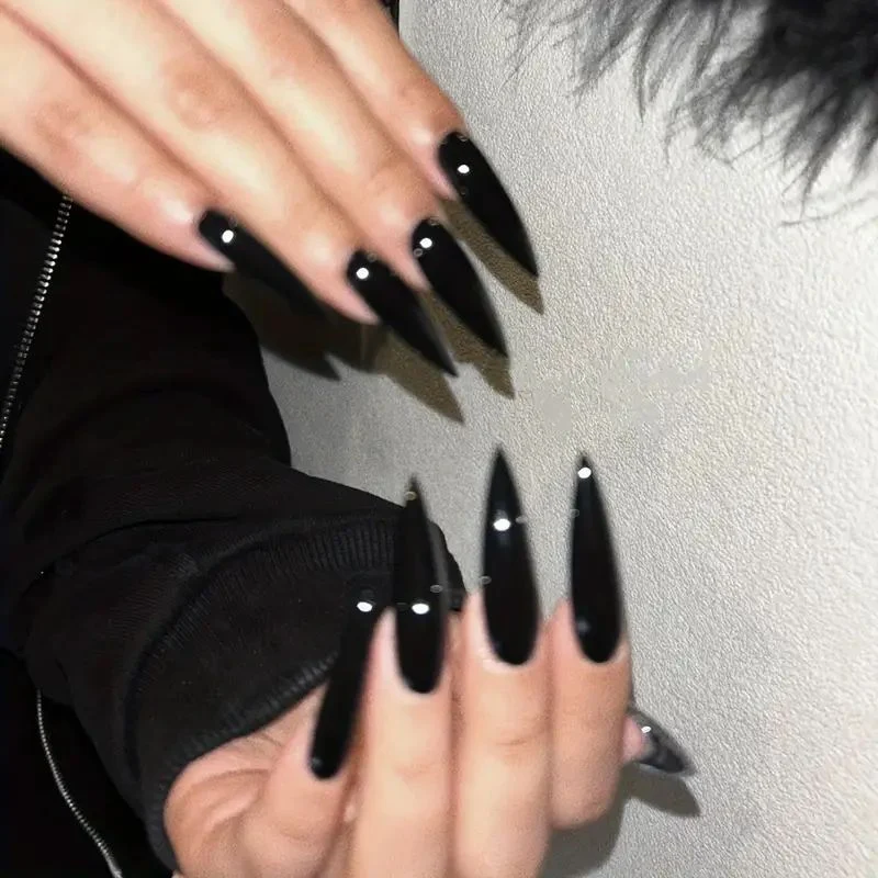 Spitze Stiletto-Nagelverstärkungen Karnz