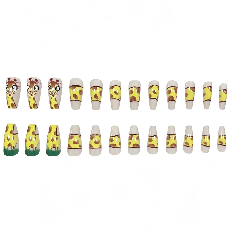 Verspielte Giraffen-themed Nagelkunstverzierungen Karnz