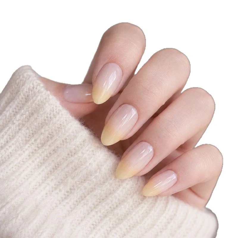 Ombre Mandelbaumförmige Nagelverlängerungen Karnz