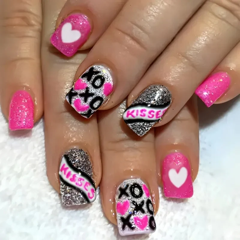 Moderne glitzernde Nagelkunst-Verbesserungen Karnz