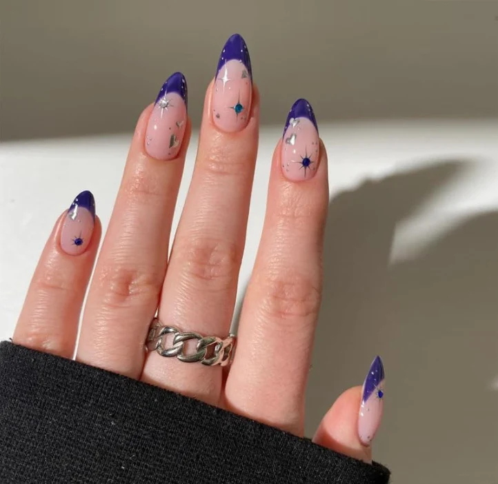 Luxuriöse Stiletto-Nagelverbesserungen Karnz