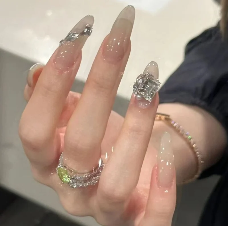 Luxus dekorative Nagelkunst Karnz