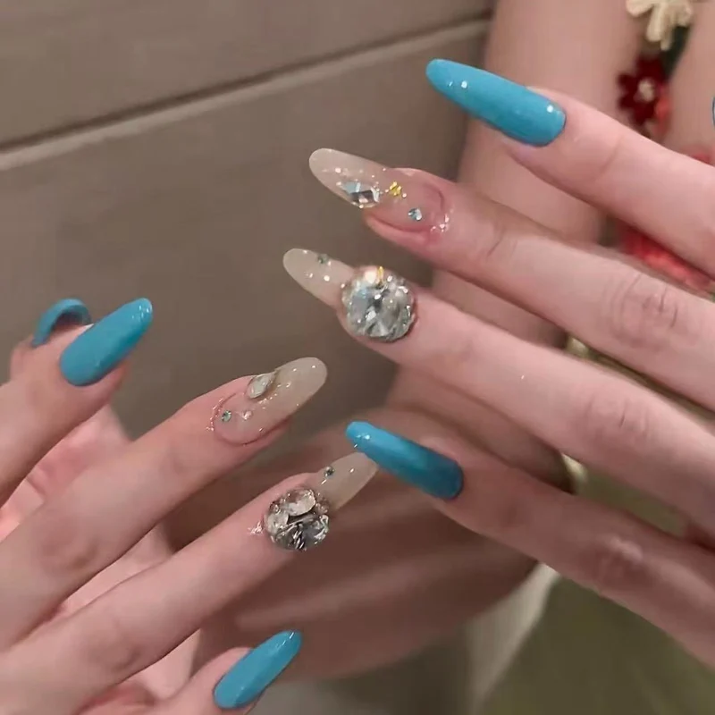 Luxuriöse Press-On Nagelkunst Verbesserungen Karnz