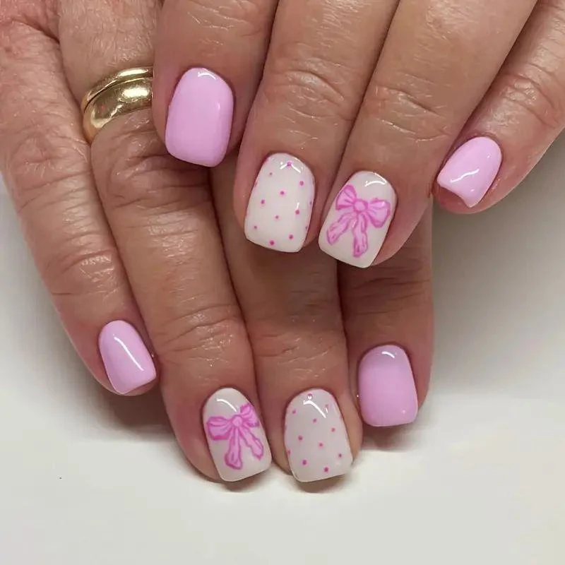 Herz-verzierte Nagelkunst-Design Karnz