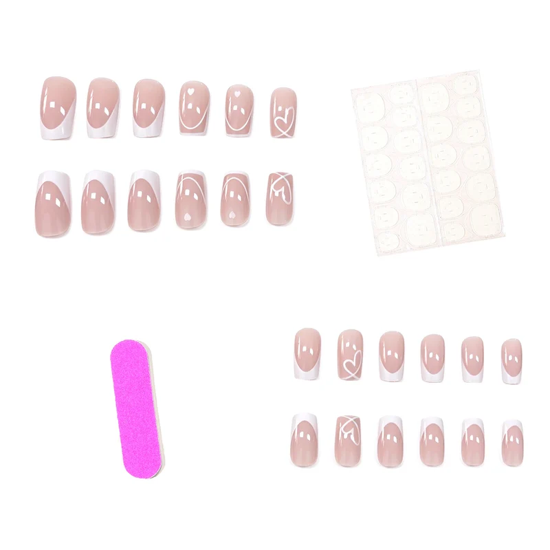 Herz- verziertes französisches Nagelkunst Karnz