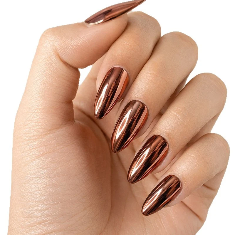 Glänzende Stiletto-Nagelkunstverlängerungen Karnz