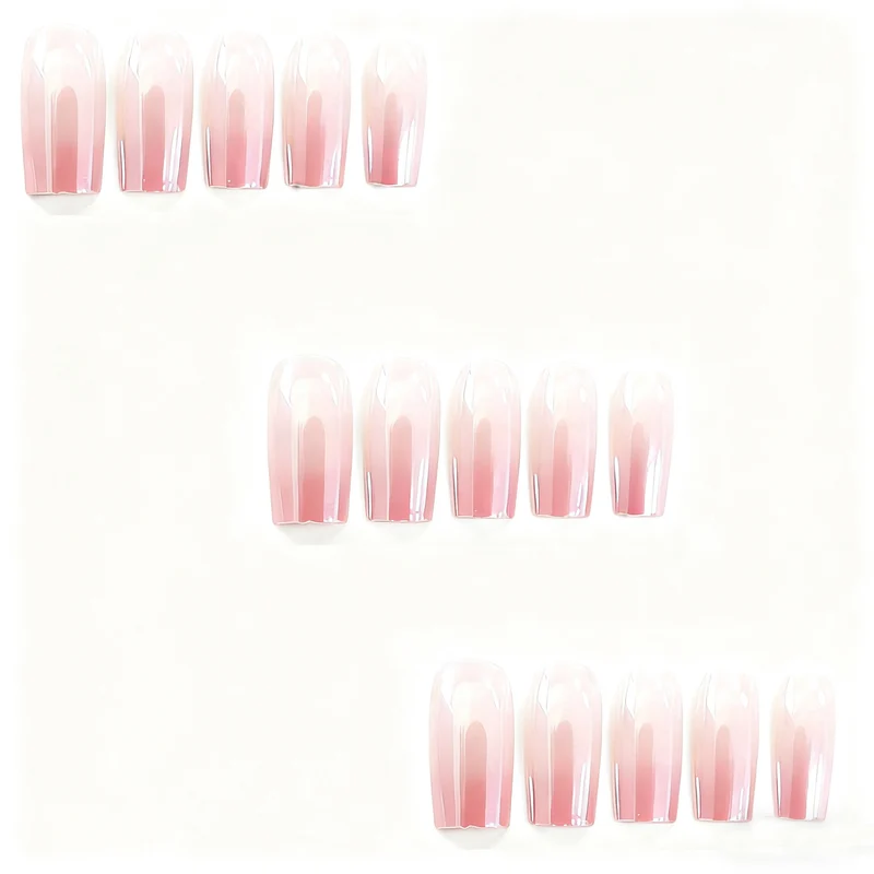 Glänzende Ombre-Nagelverzierungen Karnz