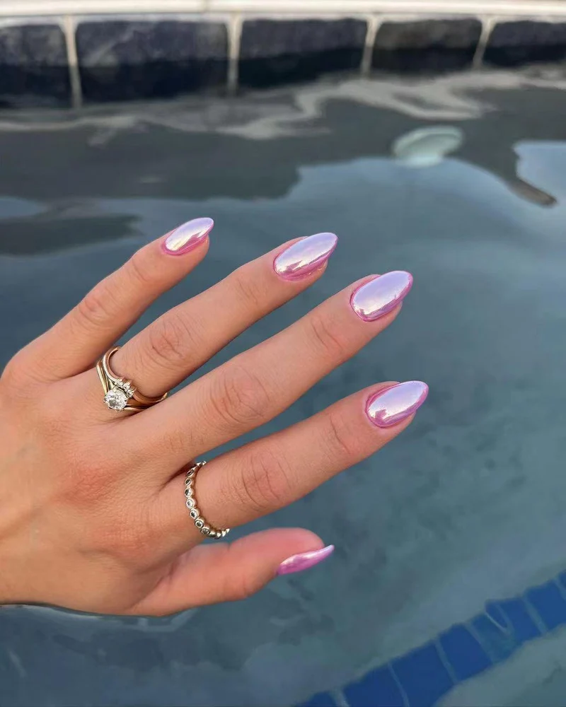 Glänzender Nagellack Karnz