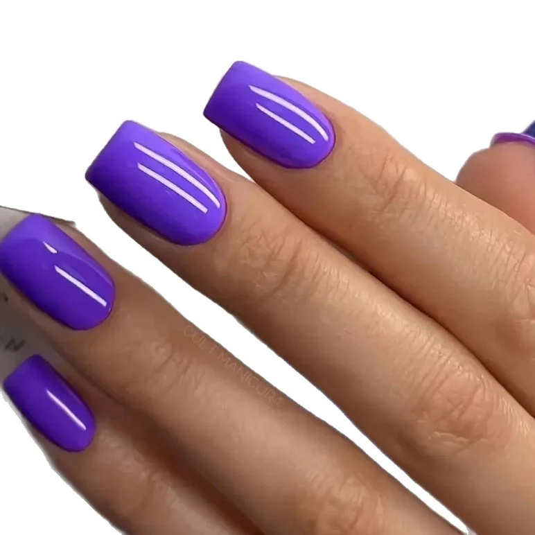 Glänzender Nagellack Karnz