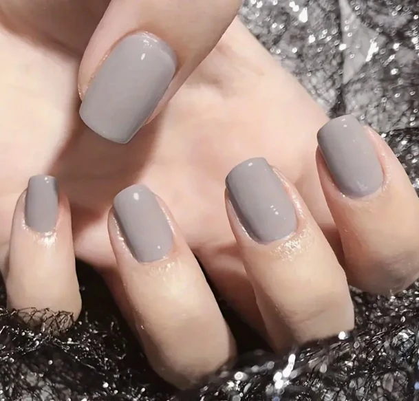 Glänzender Nagellack Karnz