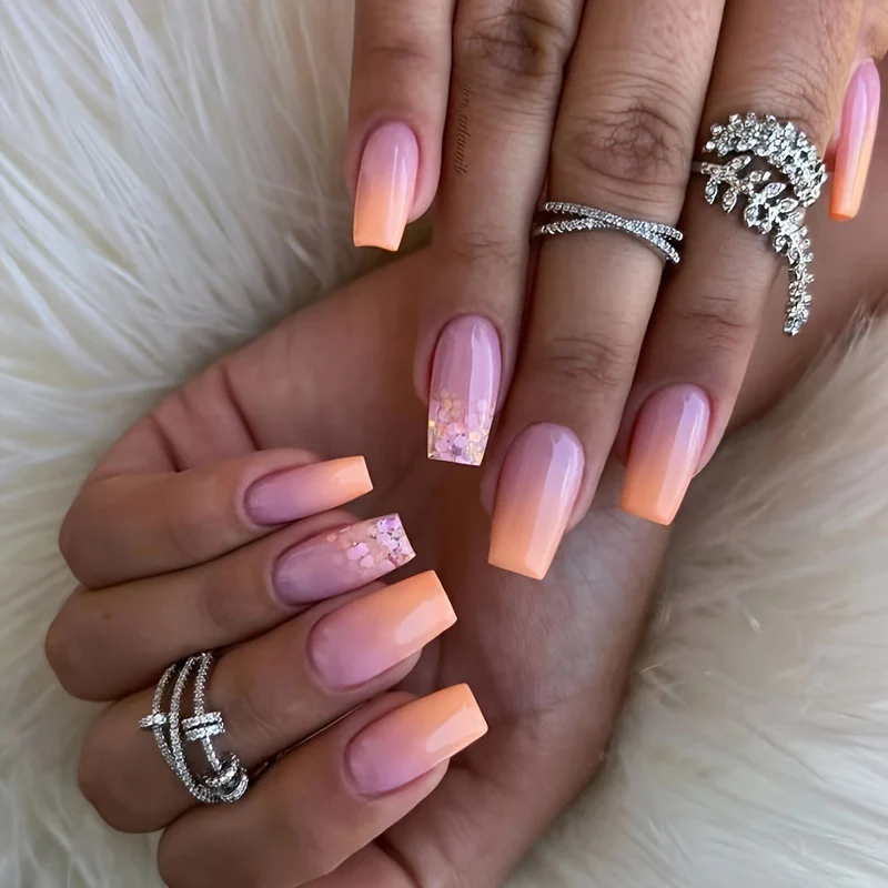Glitzerndes Ombre Nagelset Karnz