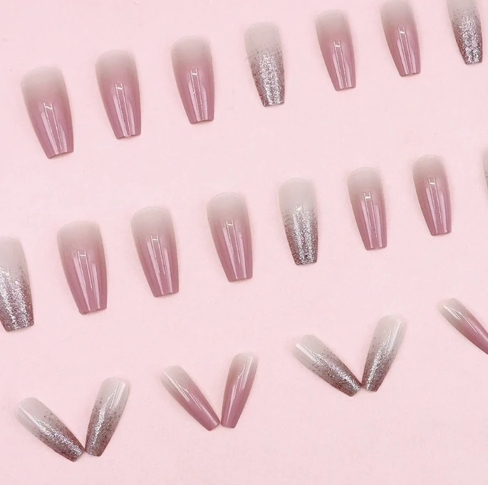 Glitzernde dekorative Nagelkunst-Verbesserungen Karnz