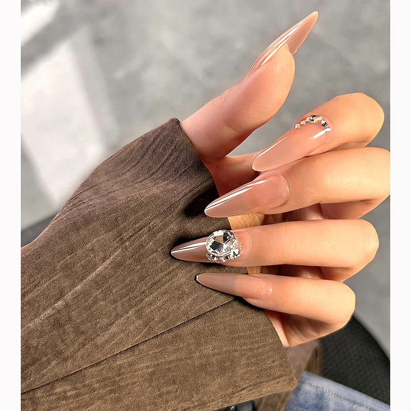 Glamorous Stiletto Nail Art Karnz