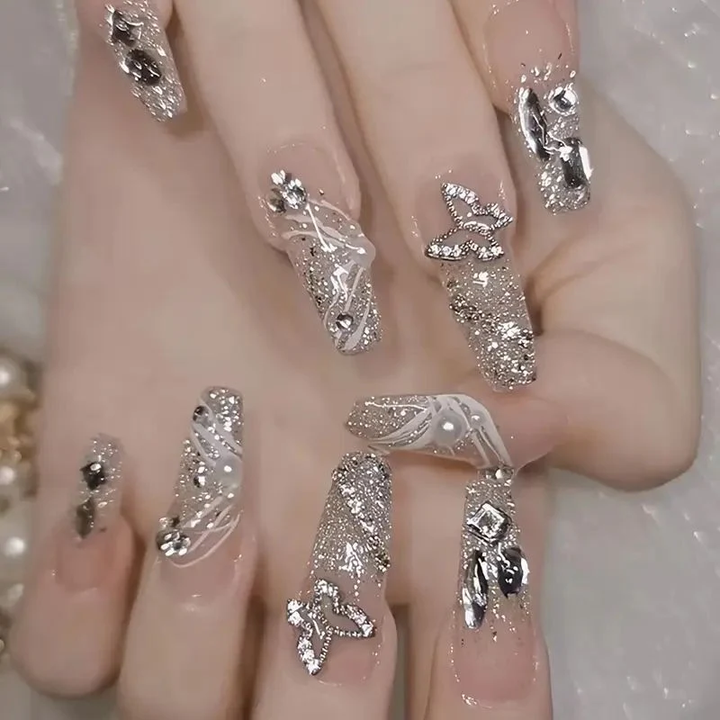 Glamouröse Strass-Nägel Kunst Karnz