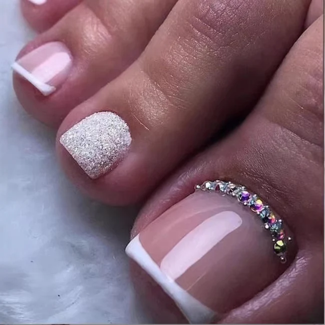 Glamouröse Nagelkunst-Verzierungen Karnz