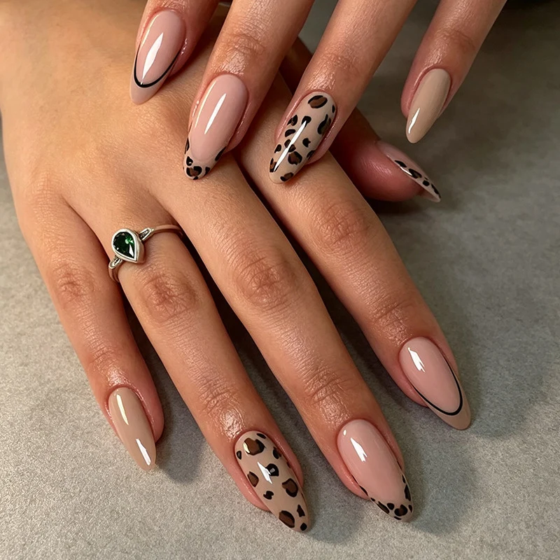 Glamouröses Leopardenmuster Nagelkunst Verbesserungen Karnz