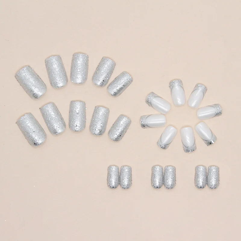 Glamouröse Glitzer-Acrylnagelverlängerungen Karnz