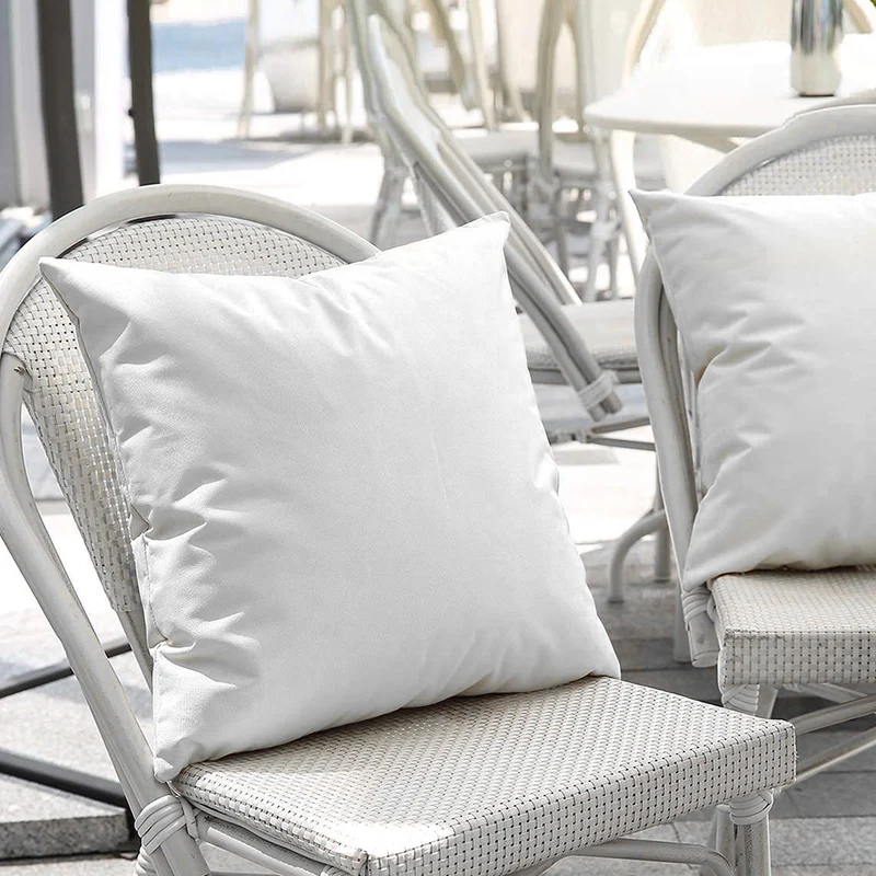 Quadratisches wasserabweisendes Outdoor-Patio-Wurfkissen mit verdecktem Reißverschluss