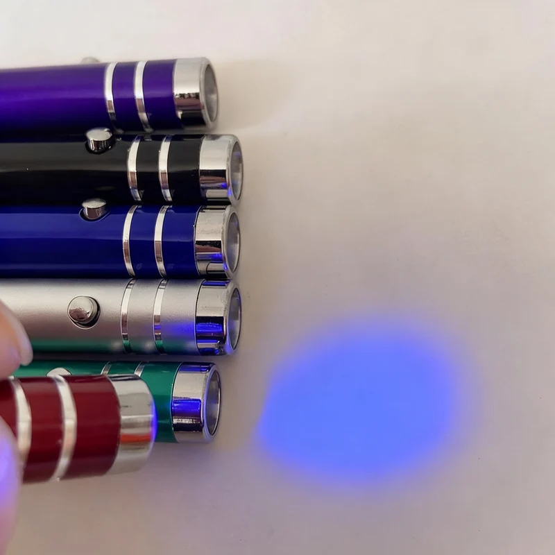 UV-Taschenlampe mit Aluminium-Gehäuse