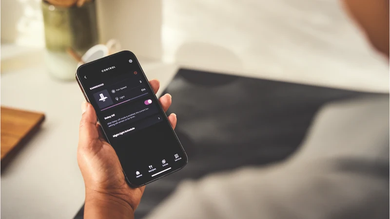 Haier 600 Series 60cm Box Chimney Wall Rangehood, Hood to Hob, Black