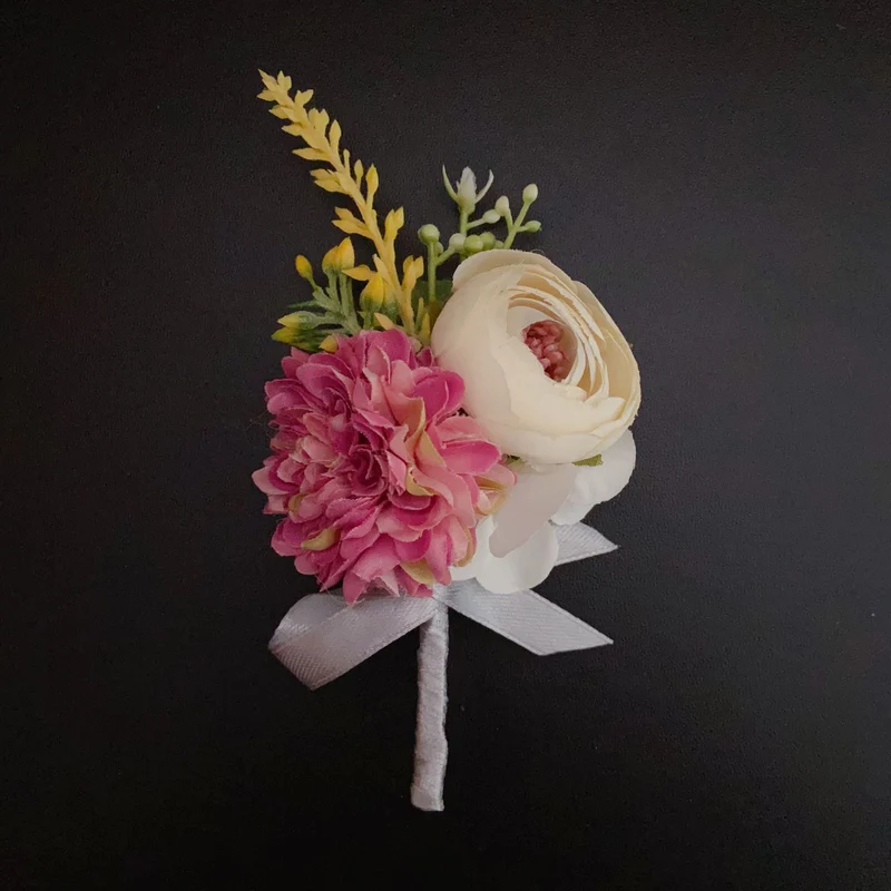 Florale Corsage Ansteckblume