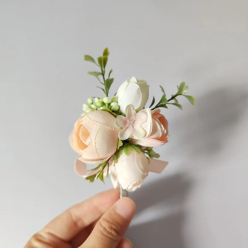 Florale Corsage Ansteckblume