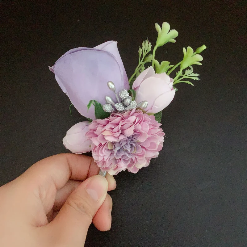 Traditionelle florale Corsage