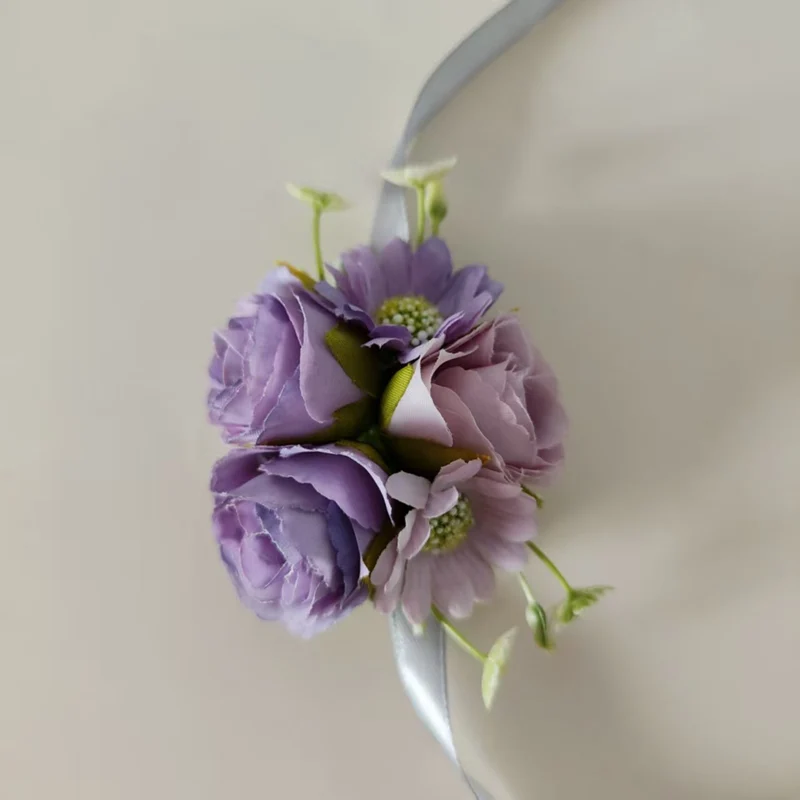 Elegante Blumen-Korsage