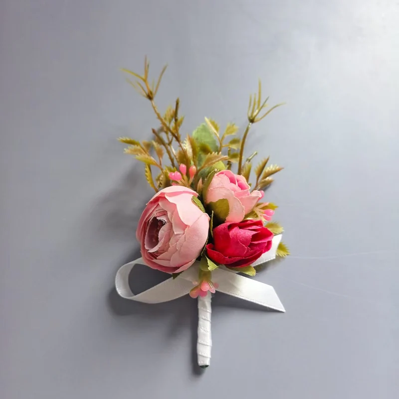 Elegante florale Ansteckblume