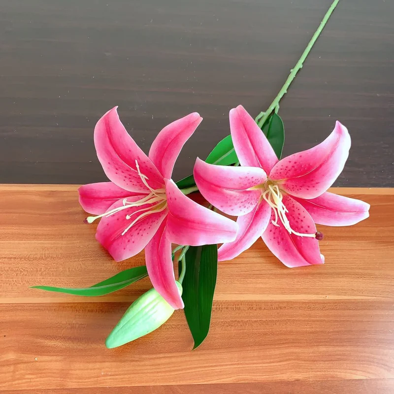 Realistische Florale Lilienstiel