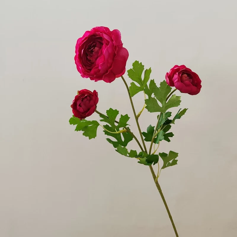 Realistische Blumenarrangement