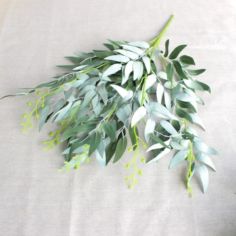 Realistisches Eukalyptus Stängel Arrangement