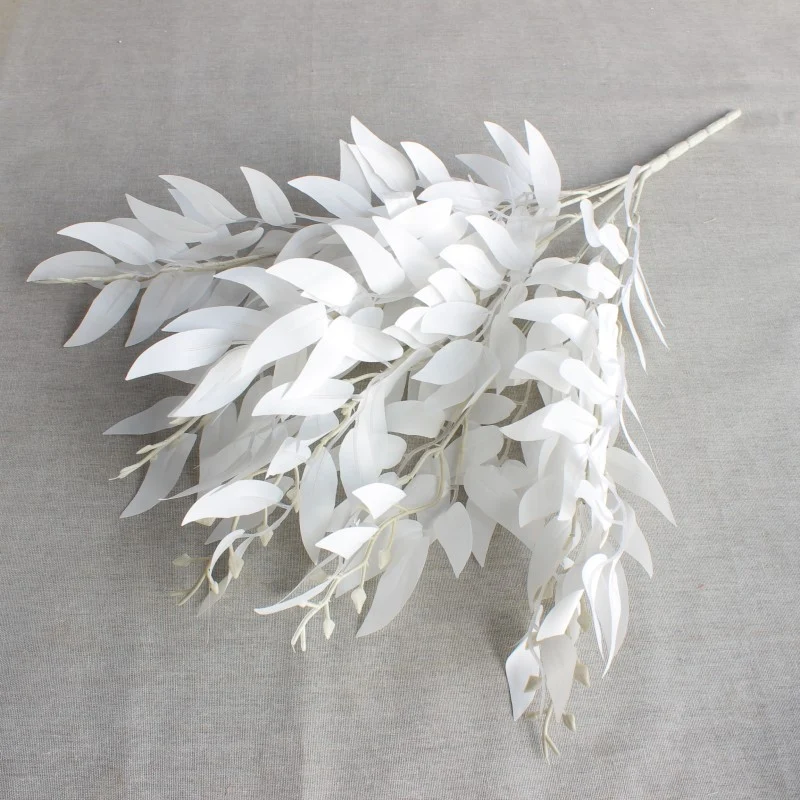 Realistisches Eukalyptus Stängel Arrangement