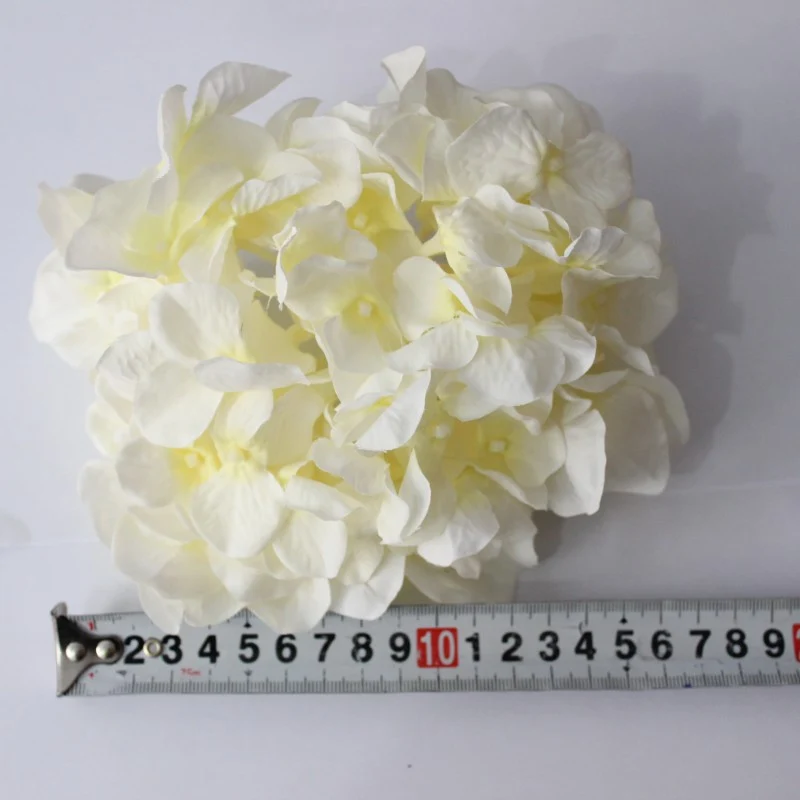 Luxuriöse Seidenblumenarrangement