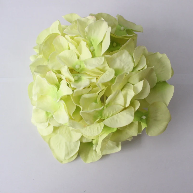Luxuriöse Seidenblumenarrangement