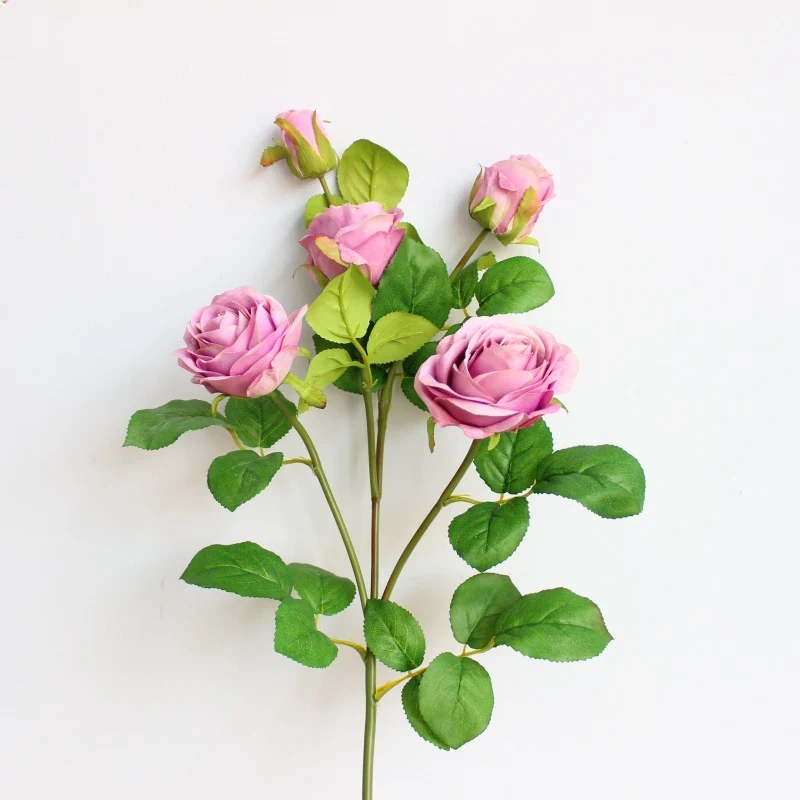 Realistische synthetische Rosenstängel