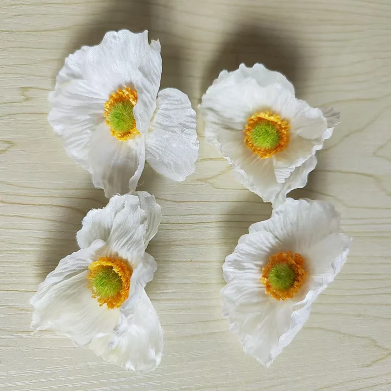 Realistische Seidenblumenverzierungen